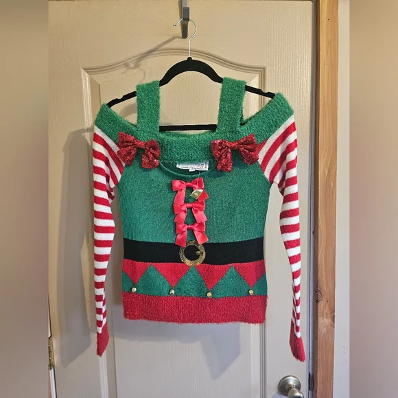 NWT Derek Heart small Christmas sweater. Elf vibe with candycane stripe - Picture 1 of 3